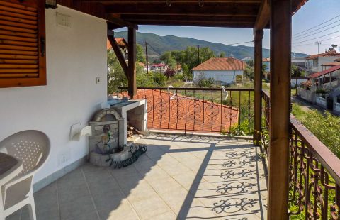 Mountain View 2-Bedroom Apartment in Asprovalta