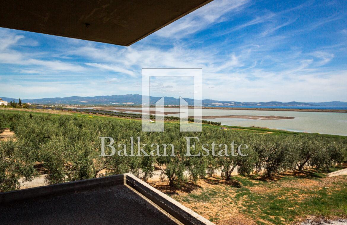 Dreistöckiges Gebäude mit Meer- und Bergblick in Agios Mamas, Chalkidiki