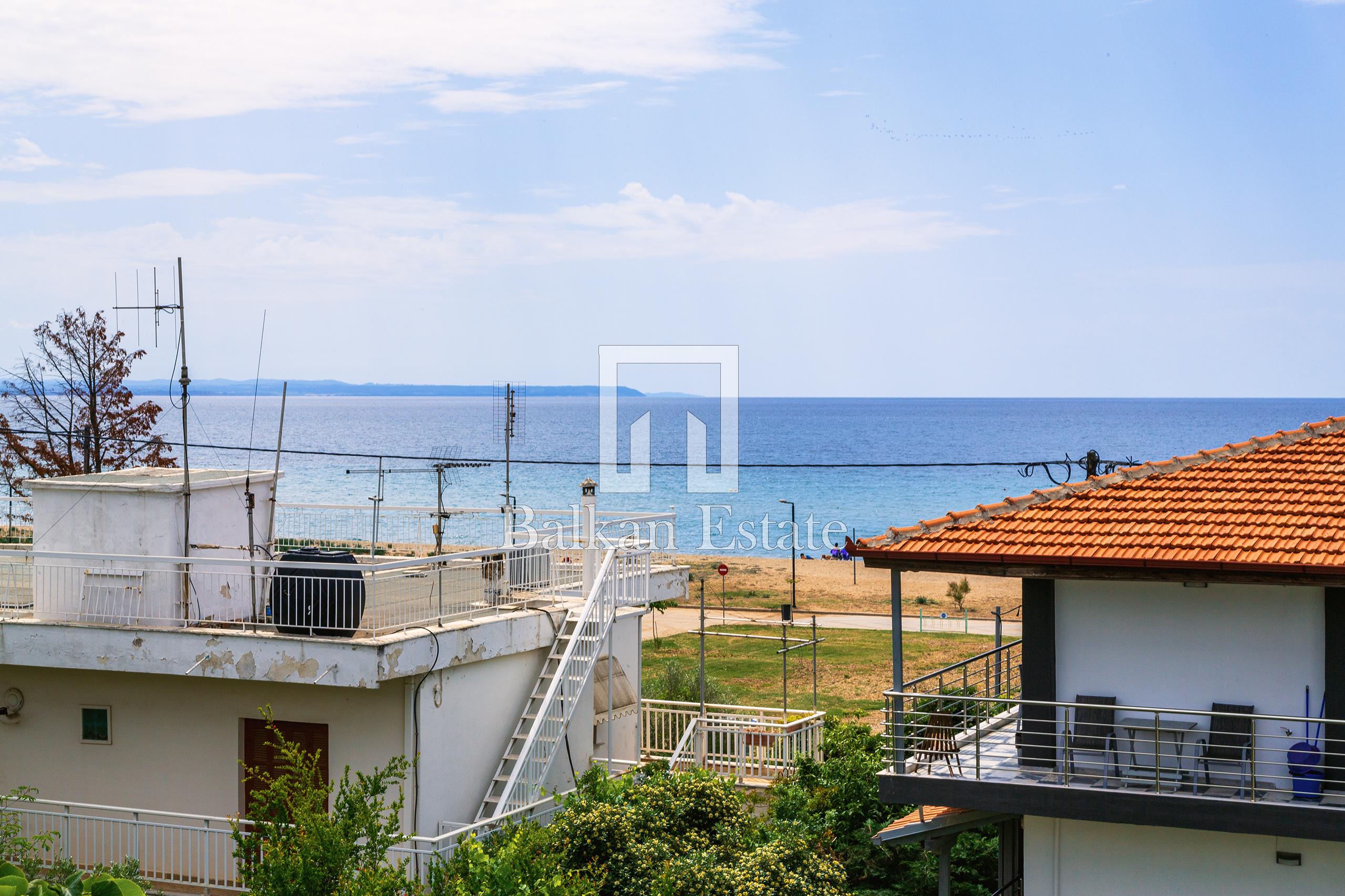 Luxurious Seaview Apartment in Nea Plagia