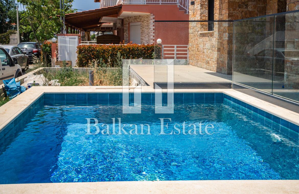 Detached House with Private Pool in Paralia Dionisioy