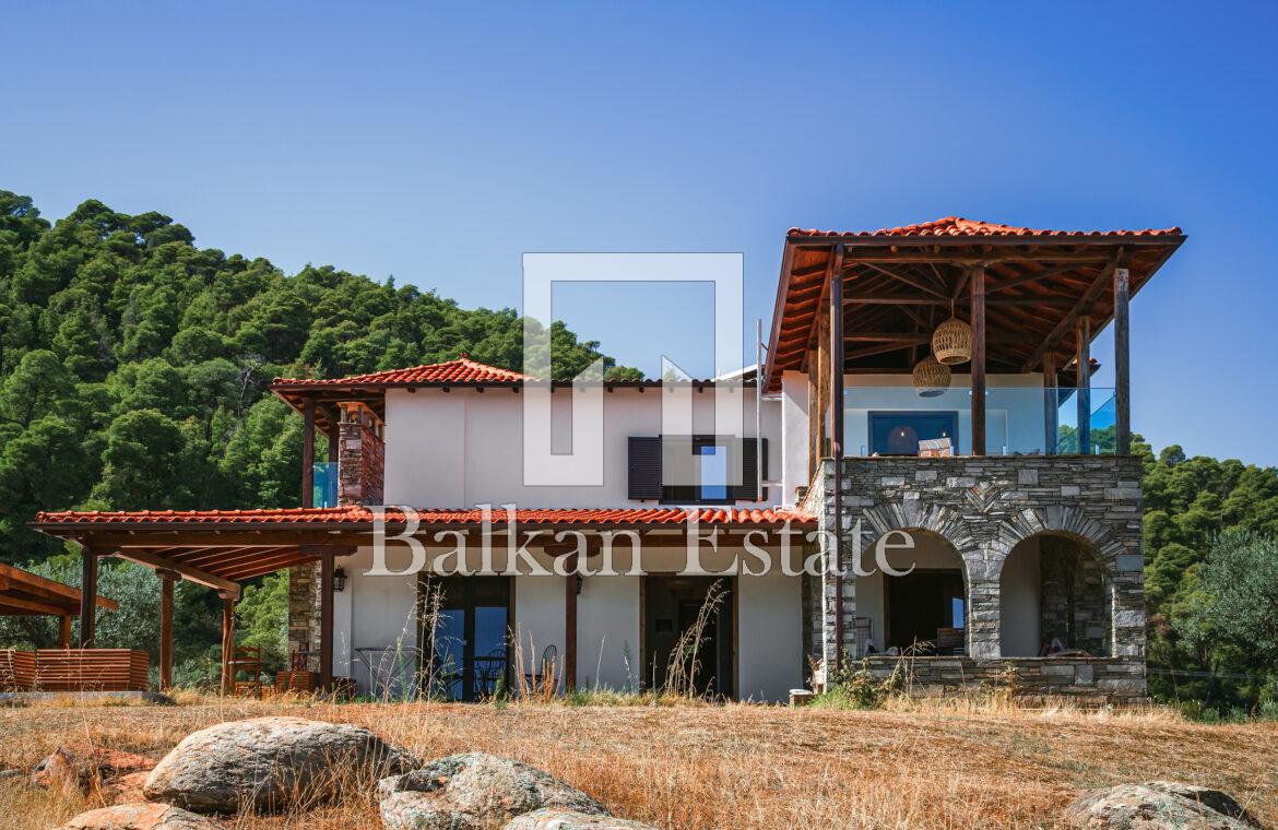 House with large plot and sea views in Sithonia, Greece