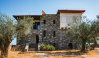 Detached house with olive trees and sea views for sale