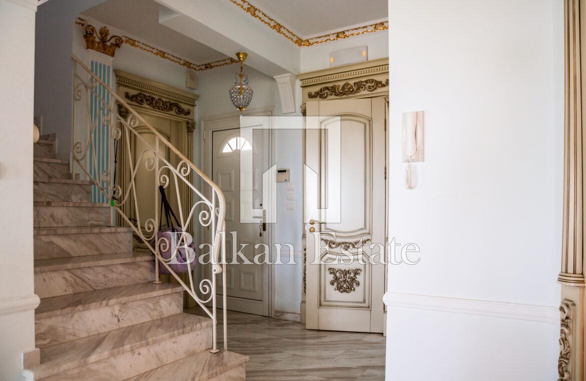 Marble and Oak Finishes in Luxury Villa