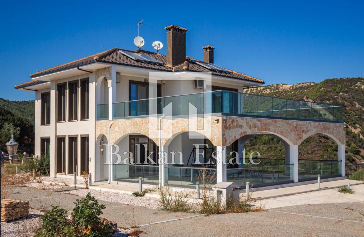 Luxury Villa for Sale in Nea Skioni with Sea and Mountain Views