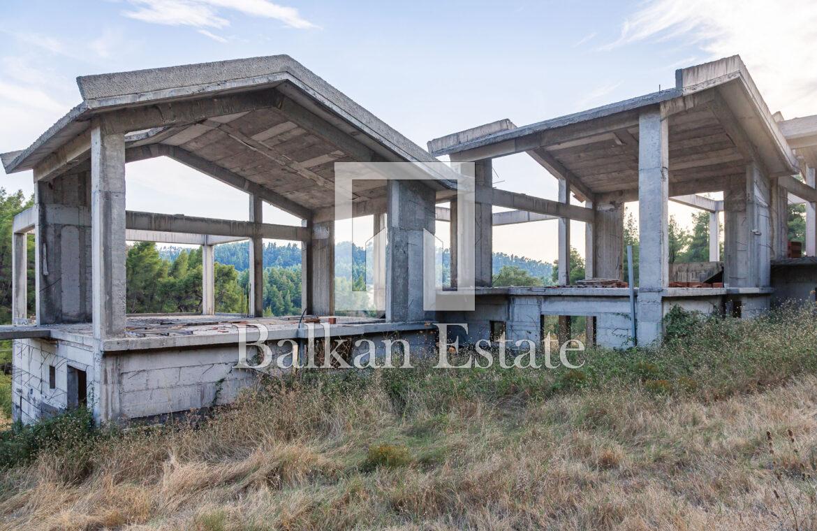 Modern maisonettes with mountain views in Kriopigi, Greece