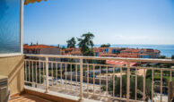 Seaside 3-bedroom apartment with panoramic Aegean Sea views