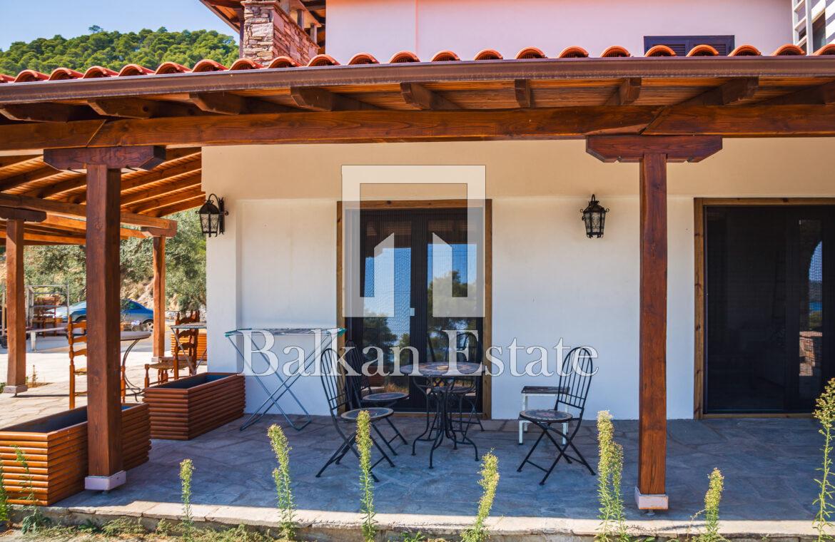 House for sale in Sithonia with sea views and rental income potential