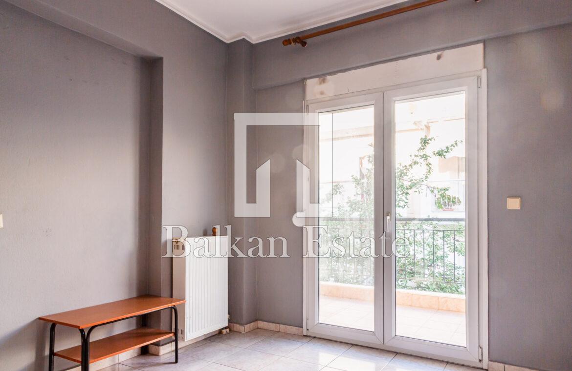 Cozy 2-Bedroom Apartment with Balcony in Nea Moudania