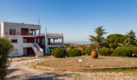 Three-Unit Villa with Panoramic Sea and Mountain Views in Trilofos, Thessaloniki