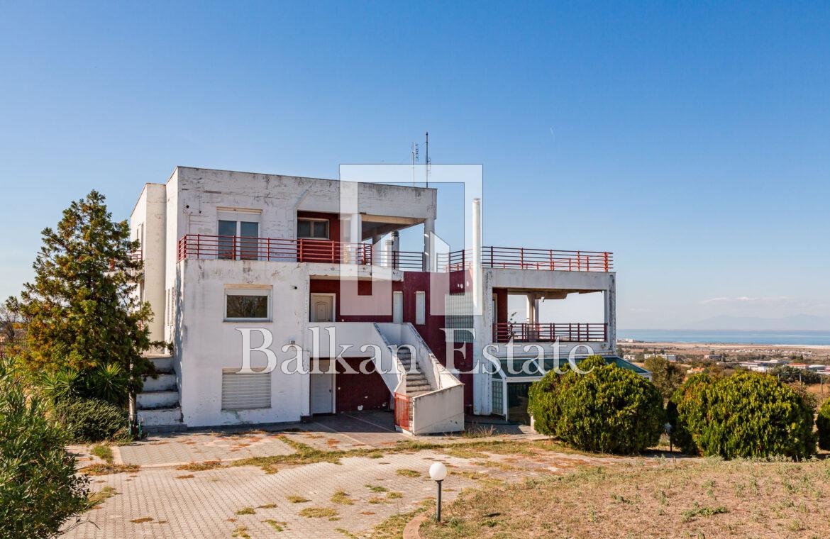 Spacious Detached Villa with Indoor Pool in Trilofos, Thessaloniki