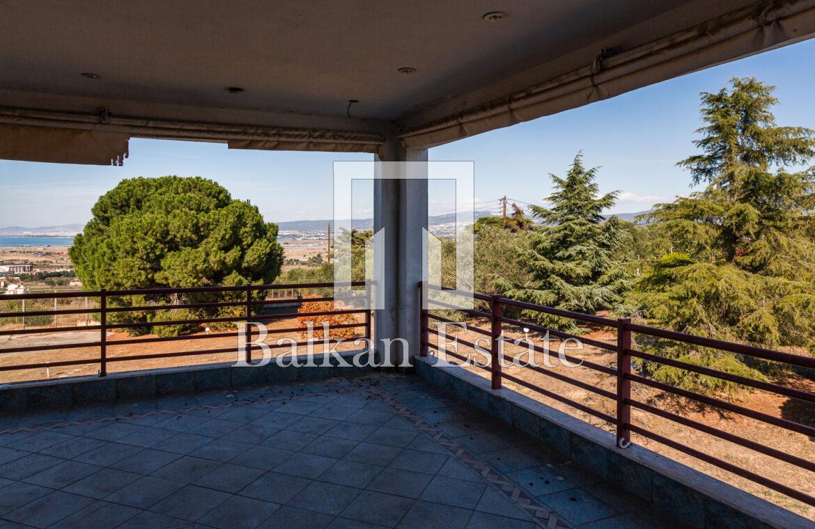 Luxurious 3-Unit Villa with Sea and Mountain Views in Trilofos, Thessaloniki