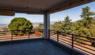 Luxurious 3-Unit Villa with Sea and Mountain Views in Trilofos, Thessaloniki