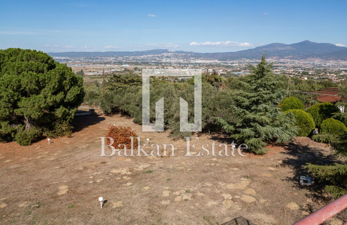 Exklusive Villa in Thessaloniki mit großem Grundstück und Panoramablick